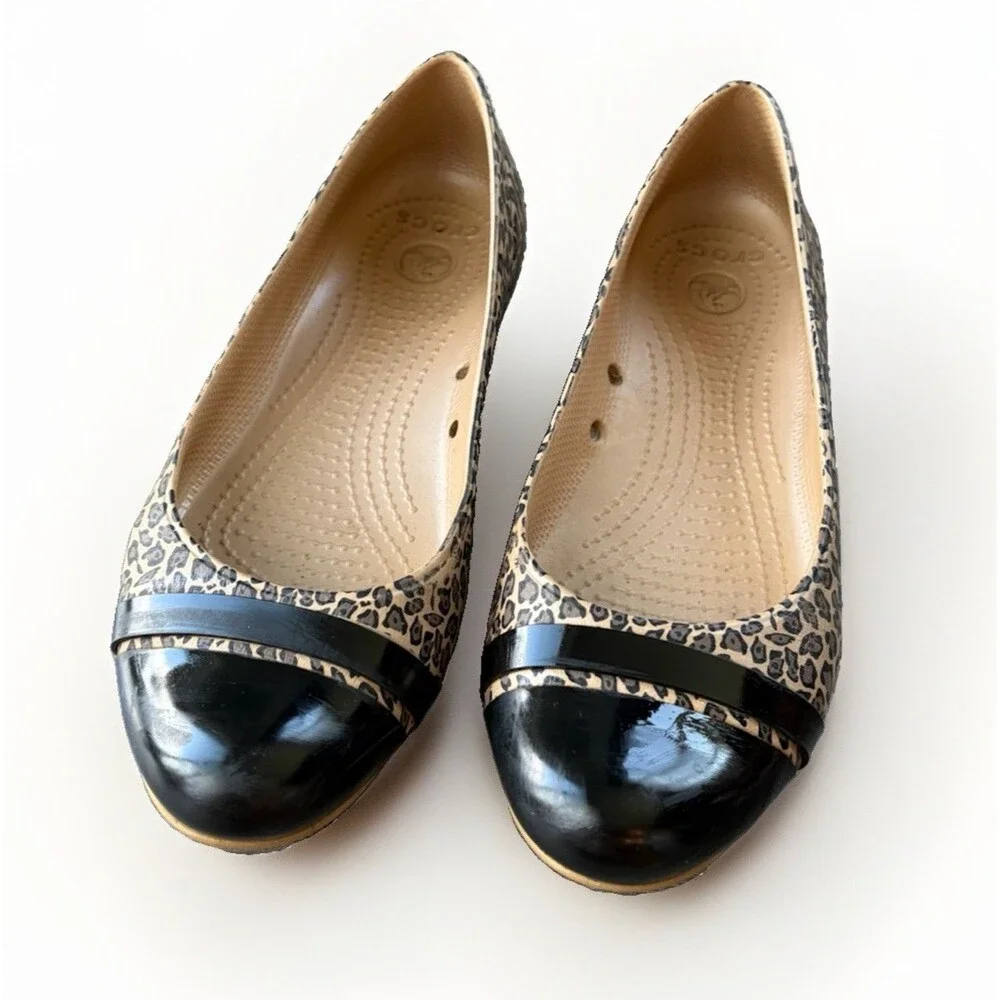 Crocs Cap Toe Leopard Print Ballet Flats Womens Size 8 Brown Black Slip On Shoes